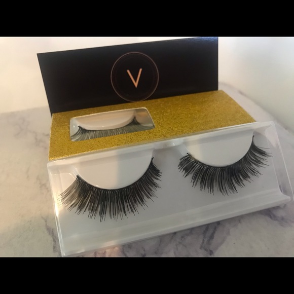 Velvet Lily Eye lash strips - Picture 3 of 7